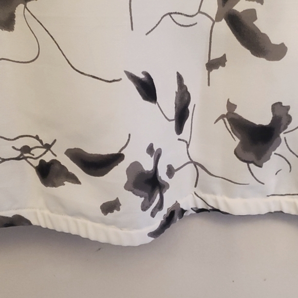 Crossover Front Abstract Floral Blouse - XXL - Picture 6 of 11